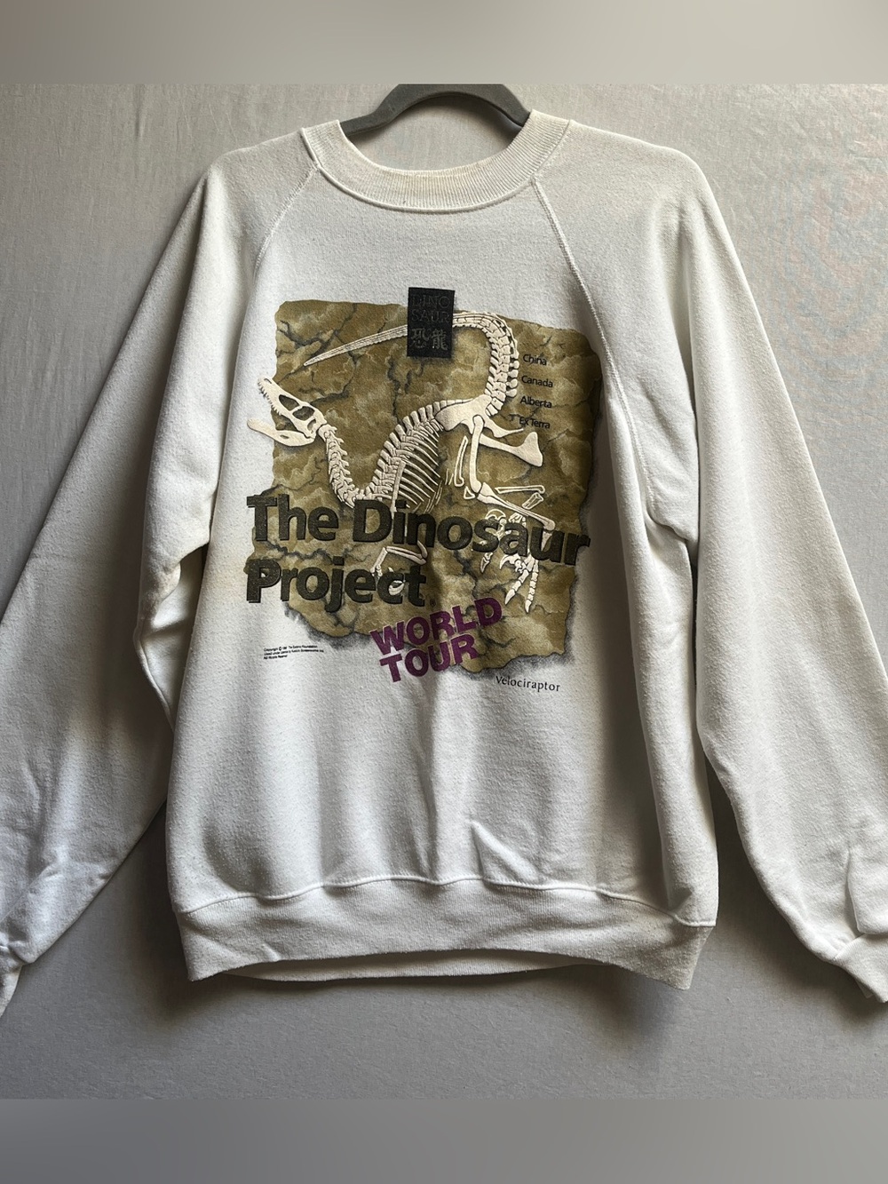 Vintage Hanes Size XL The Dinosaur Project World Tour Velociraptor Sweatshirt